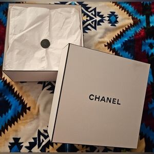 Chanel White Empty Gift Box Tissue Paper Bundle Handbag Wallet Jewelry Storage
